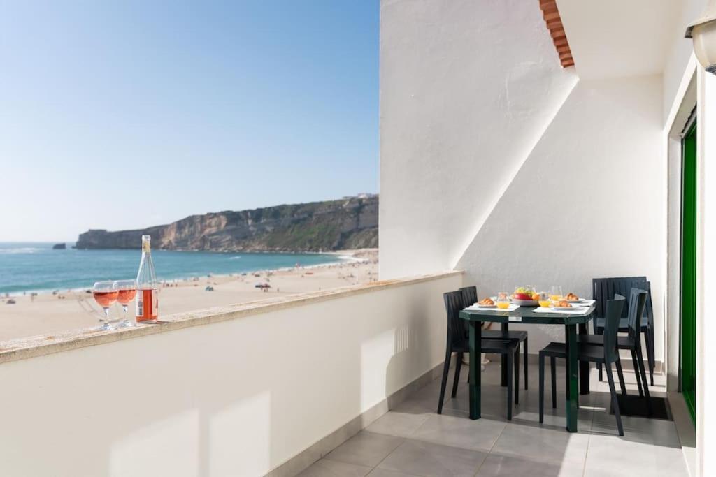Sunset Terrace - Beachfront Apartment With Private Parking Nazaré Exterior foto